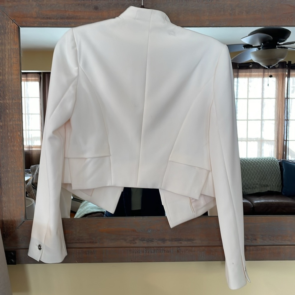 Crop off white jacket - Picture 2 of 3